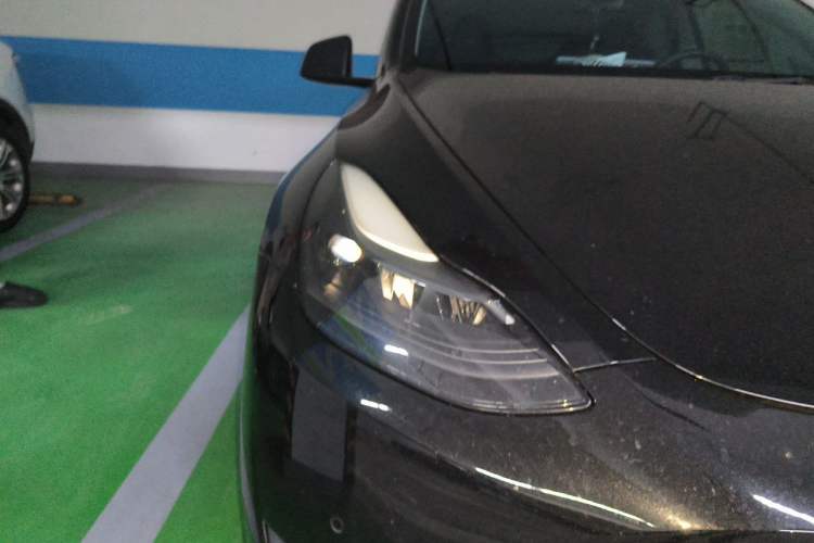 Used Tesla Model Y 2021 Standard Range Rear-Wheel Drive Version Right Front Headlight