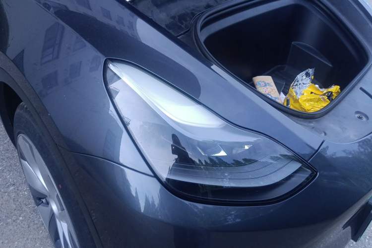 Used Tesla Model Y 2021 Standard Range Rear-Wheel Drive Version Right Front Headlight
