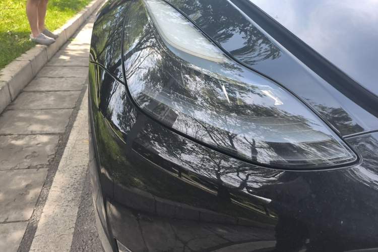 Used Tesla Model Y 2021 Standard Range Rear-Wheel Drive Version Right Front Headlight