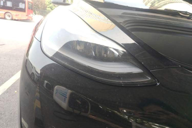Used Tesla Model Y 2021 Standard Range Rear-Wheel Drive Version Right Front Headlight