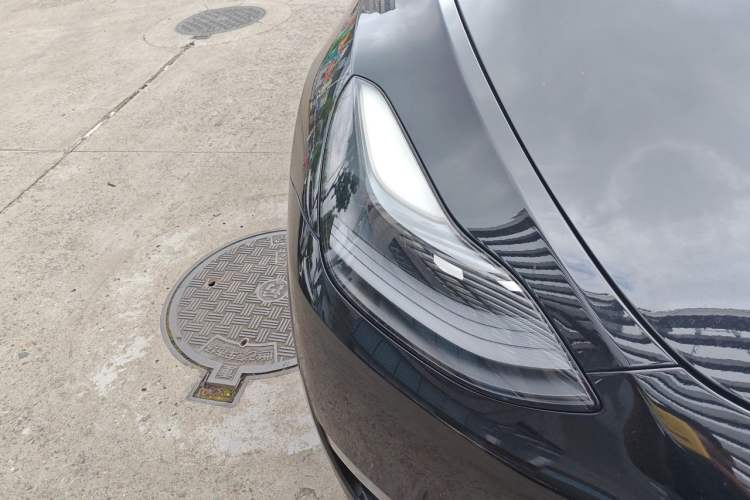 Used Tesla Model Y 2021 Standard Range Rear-Wheel Drive Version Right Front Headlight