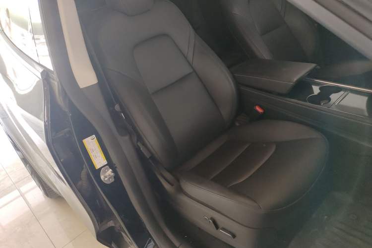Used Tesla Model Y 2021 Long-Range All-Wheel-Drive Version 3D7 Right Front Seat