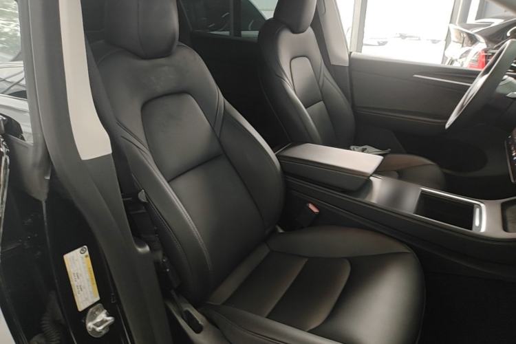 Used Tesla Model Y 2021 Standard Range Rear-Wheel Drive Version Right Front Seat