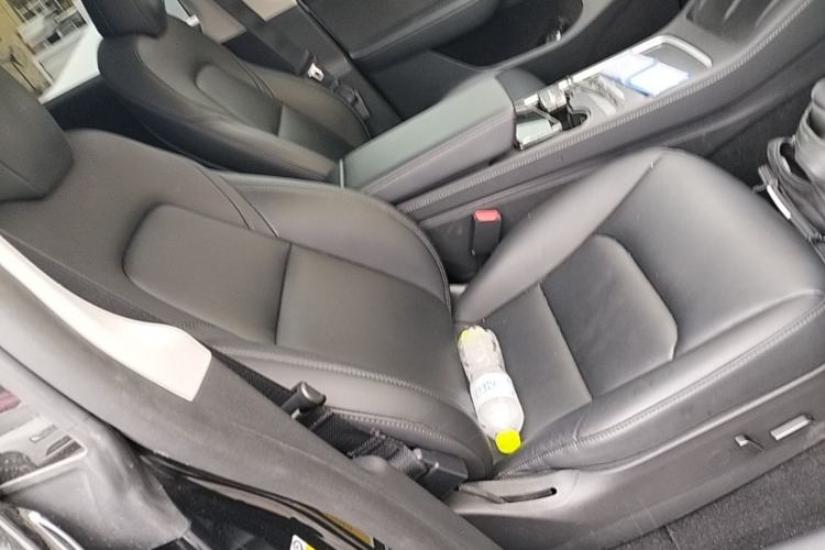 Used Tesla Model Y 2021 Standard Range Rear-Wheel Drive Version Right Front Seat