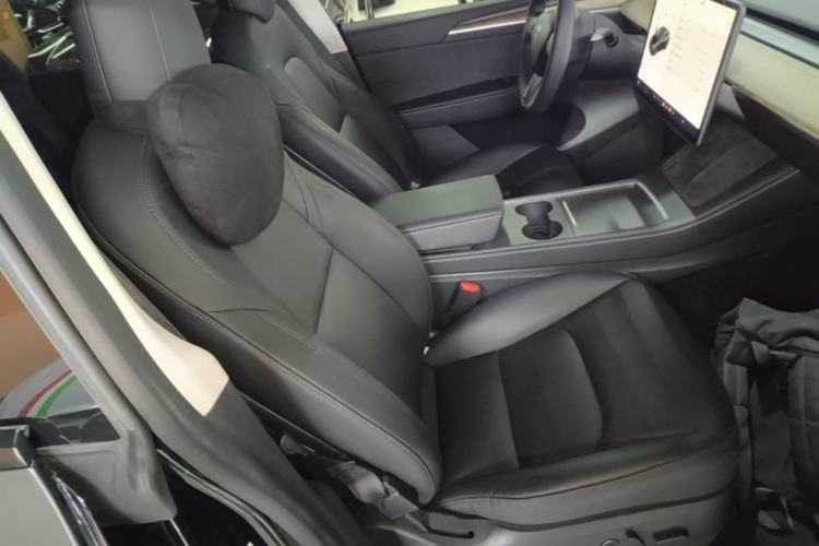 Used Tesla Model Y 2021 Long-Range All-Wheel-Drive Version Right Front Seat