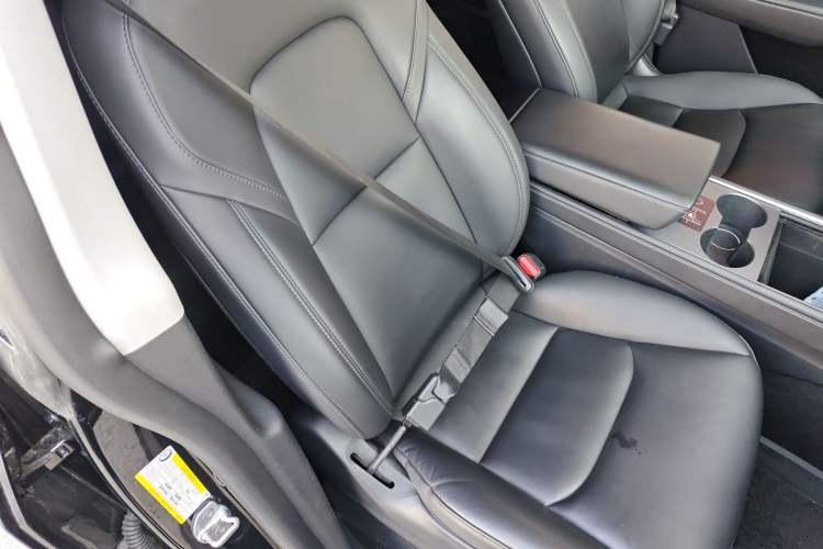 Used Tesla Model Y 2021 Long-Range All-Wheel-Drive Version Right Front Seat