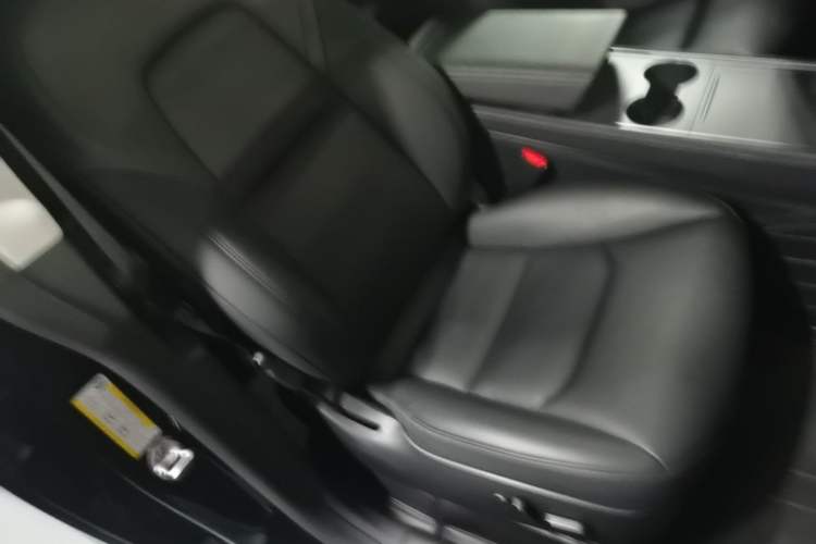 Used Tesla Model Y 2021 Long-Range All-Wheel-Drive Version Right Front Seat