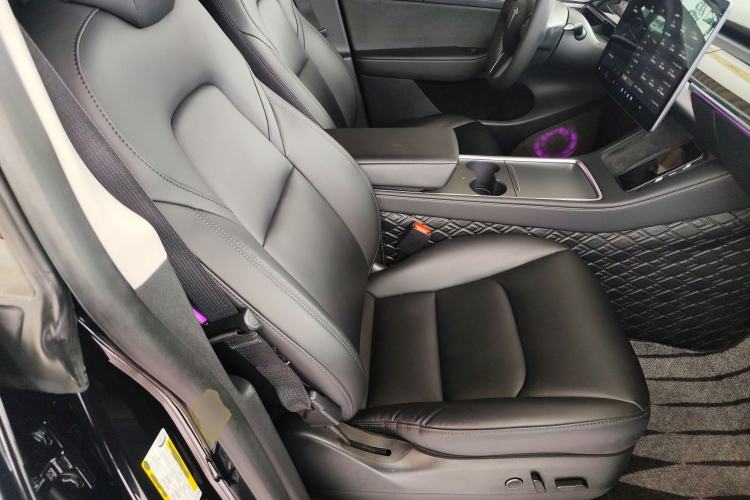 Used Tesla Model Y 2021 Long-Range All-Wheel-Drive Version Right Front Seat