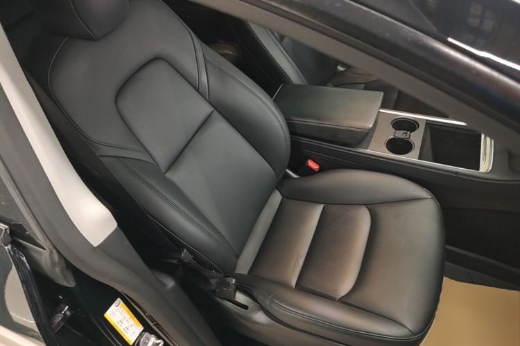 Used Tesla Model Y 2021 Long-Range All-Wheel-Drive Version 3D7 Right Front Seat