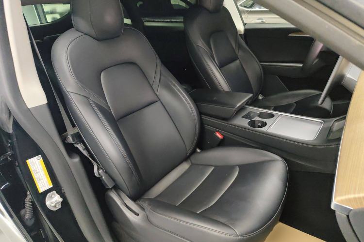 Used Tesla Model Y 2021 Standard Range Rear-Wheel Drive Version Right Front Seat