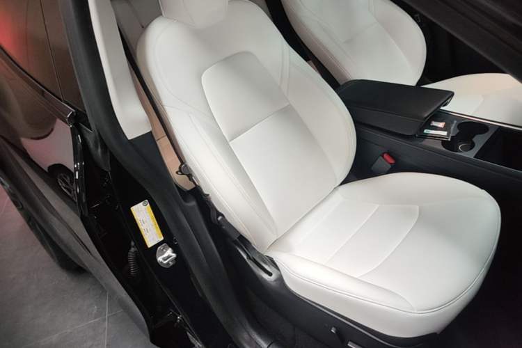 Used Tesla Model Y 2021 Performance High-Performance All-Wheel-Drive Version Right Front Seat