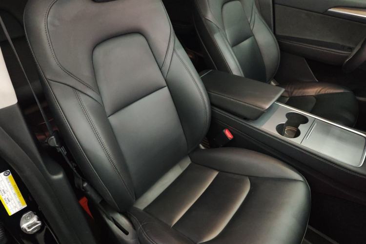 Used Tesla Model Y 2021 Standard Range Rear-Wheel Drive Version Right Front Seat