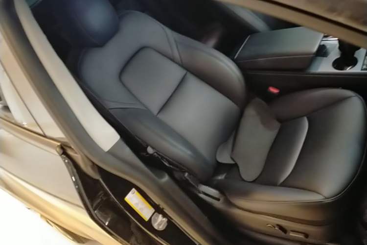 Used Tesla Model Y 2021 Long-Range All-Wheel-Drive Version Right Front Seat
