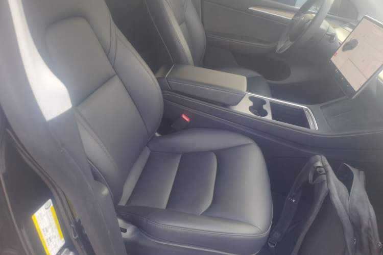 Used Tesla Model Y 2021 Long-Range All-Wheel-Drive Version 3D7 Right Front Seat