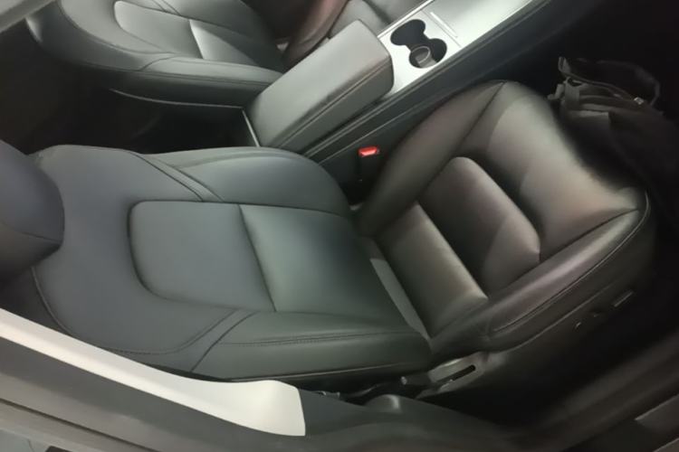 Used Tesla Model Y 2021 Long-Range All-Wheel-Drive Version 3D7 Right Front Seat