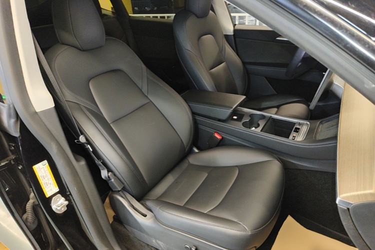 Used Tesla Model Y 2021 Long-Range All-Wheel-Drive Version 3D7 Right Front Seat