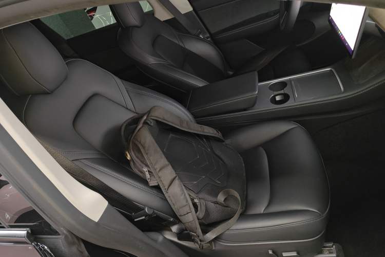 Used Tesla Model Y 2021 Standard Range Rear-Wheel Drive Version Right Front Seat