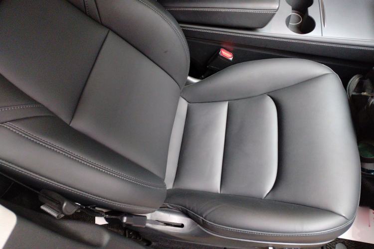 Used Tesla Model Y 2021 Long-Range All-Wheel-Drive Version Right Front Seat