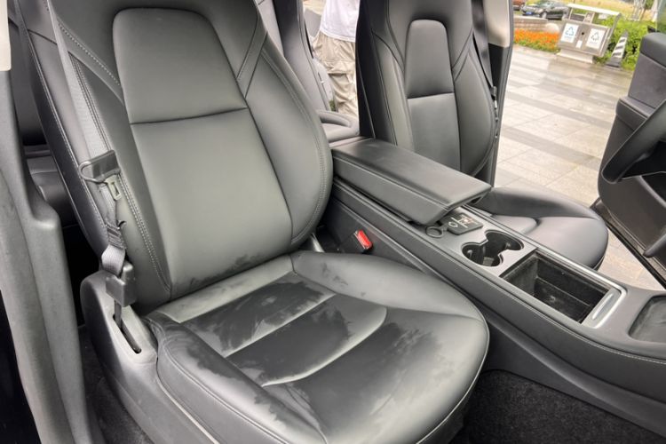 Used Tesla Model Y 2021 Long-Range All-Wheel-Drive Version 3D7 Right Front Seat