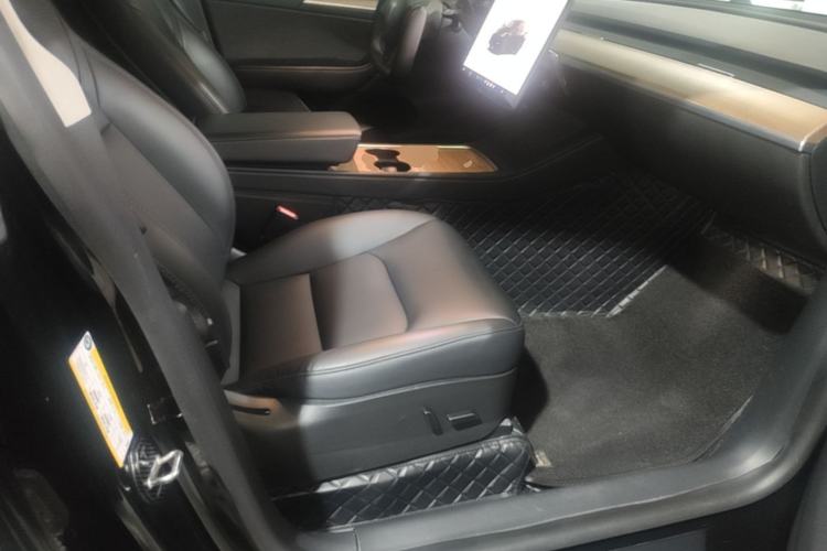Used Tesla Model Y 2021 Performance High-Performance All-Wheel-Drive Version Right Front Seat
