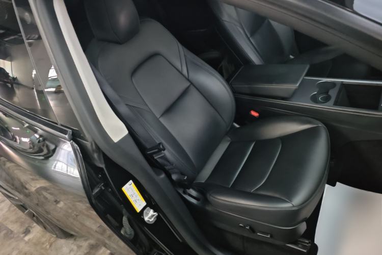 Used Tesla Model Y 2021 Long-Range All-Wheel-Drive Version 3D7 Right Front Seat