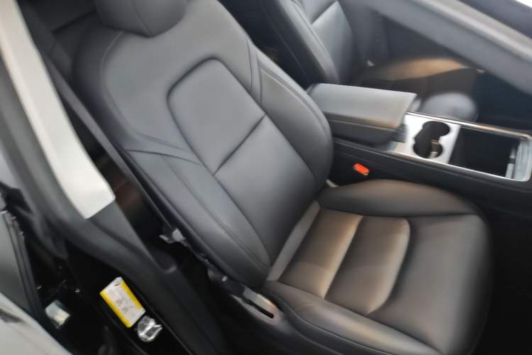 Used Tesla Model Y 2021 Long-Range All-Wheel-Drive Version Right Front Seat