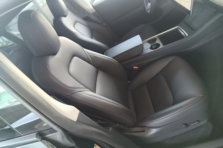 Used Tesla Model Y 2021 Standard Range Rear-Wheel Drive Version Right Front Seat