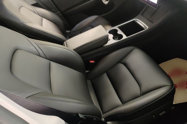 Used Tesla Model Y 2021 Standard Range Rear-Wheel Drive Version Right Front Seat