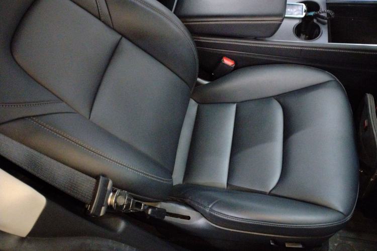 Used Tesla Model Y 2021 Performance High-Performance All-Wheel-Drive Version Right Front Seat