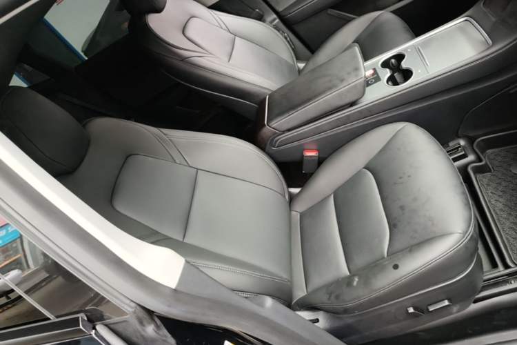 Used Tesla Model Y 2021 Long-Range All-Wheel-Drive Version 3D7 Right Front Seat