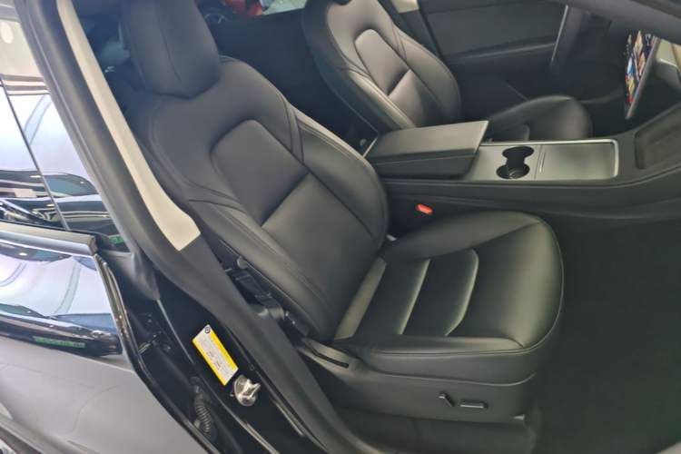 Used Tesla Model Y 2021 Standard Range Rear-Wheel Drive Version Right Front Seat