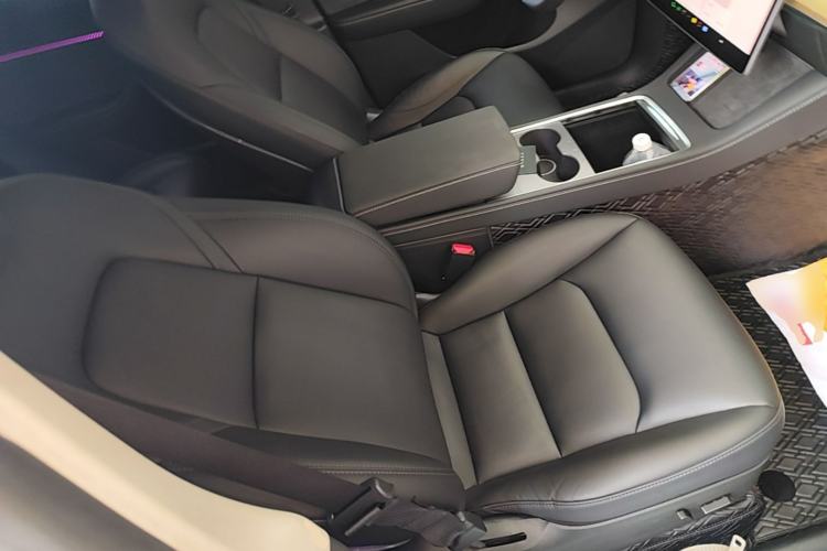 Used Tesla Model Y 2021 Performance High-Performance All-Wheel-Drive Version Right Front Seat