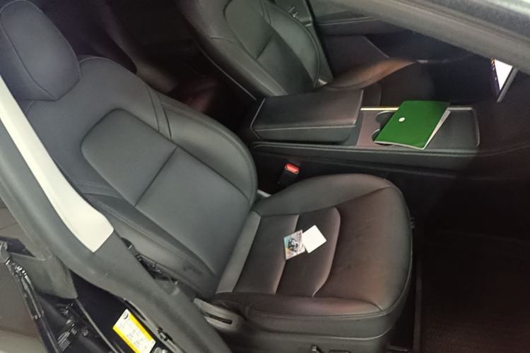 Used Tesla Model Y 2021 Long-Range All-Wheel-Drive Version 3D7 Right Front Seat