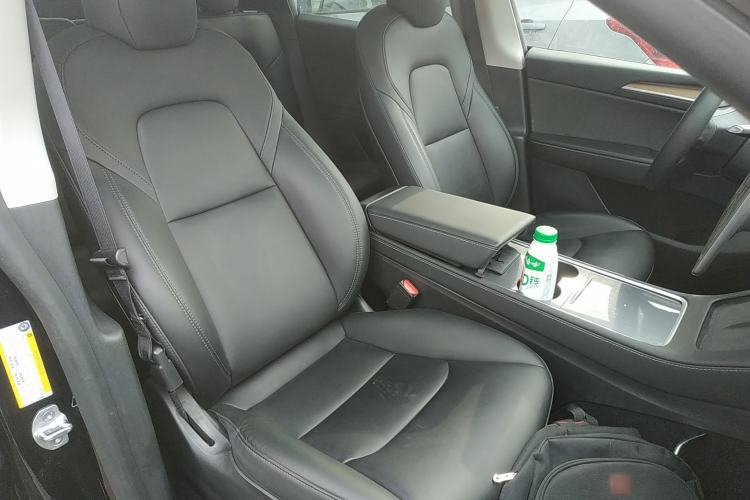 Used Tesla Model Y 2021 Standard Range Rear-Wheel Drive Version Right Front Seat