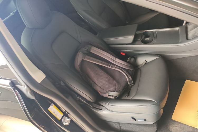 Used Tesla Model Y 2021 Standard Range Rear-Wheel Drive Version Right Front Seat