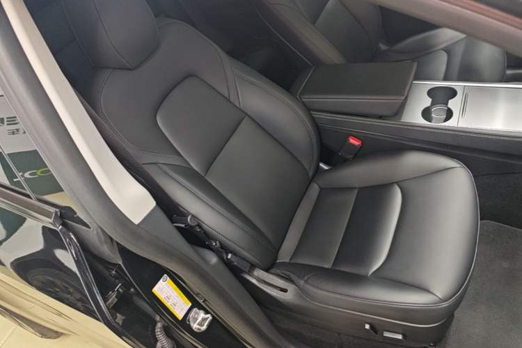 Used Tesla Model Y 2021 Performance High-Performance All-Wheel-Drive Version Right Front Seat