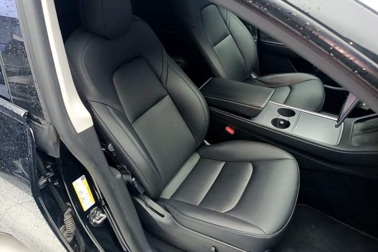 Used Tesla Model Y 2021 Performance High-Performance All-Wheel-Drive Version Right Front Seat
