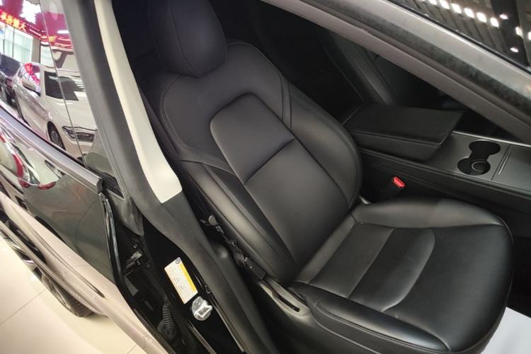 Used Tesla Model Y 2021 Standard Range Rear-Wheel Drive Version Right Front Seat