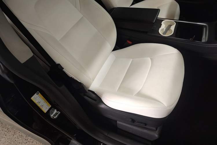 Used Tesla Model Y 2021 Performance High-Performance All-Wheel-Drive Version Right Front Seat