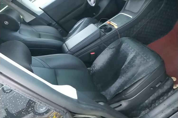 Used Tesla Model Y 2021 Standard Range Rear-Wheel Drive Version Right Front Seat