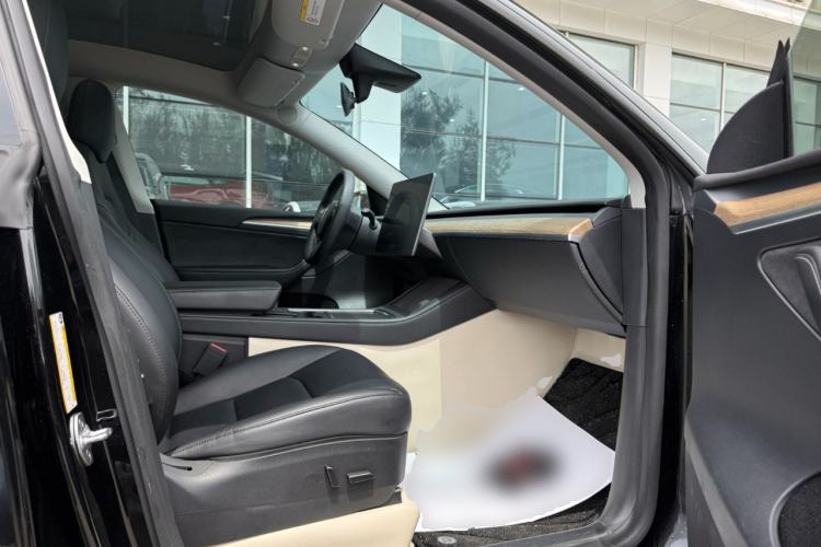 Used Tesla Model Y 2021 Revised Version 2 Long-Range All-Wheel-Drive Edition Right Front Seat