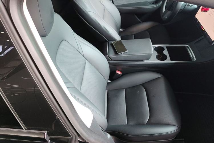 Used Tesla Model Y 2021 Long-Range All-Wheel-Drive Version 3D7 Right Front Seat