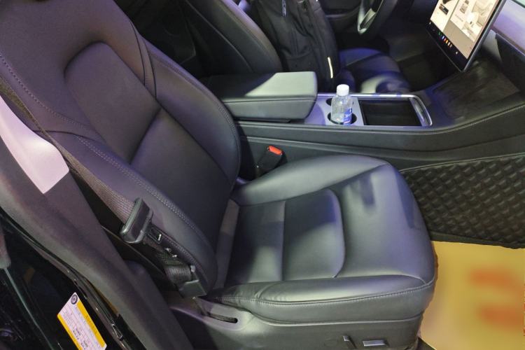 Used Tesla Model Y 2021 Standard Range Rear-Wheel Drive Version Right Front Seat