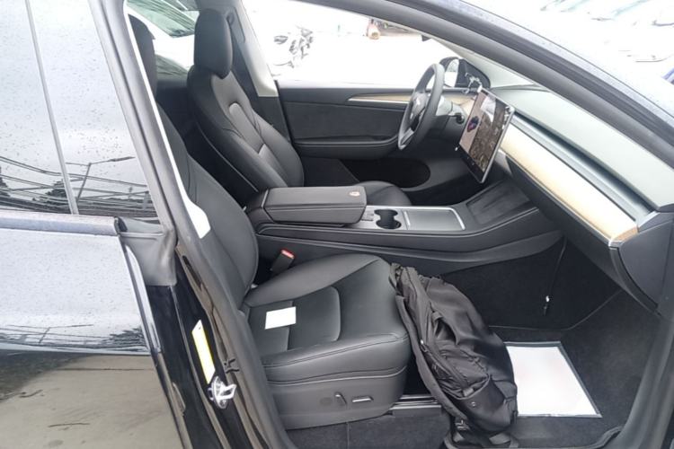Used Tesla Model Y 2021 Long-Range All-Wheel-Drive Version 3D7 Right Front Seat
