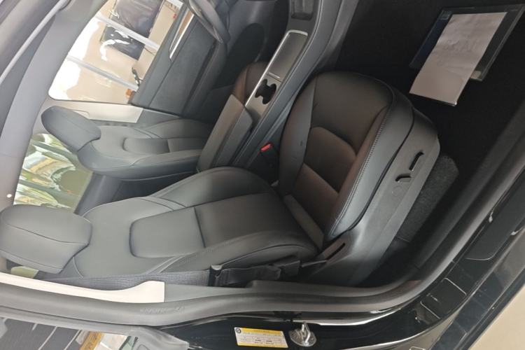 Used Tesla Model Y 2021 Standard Range Rear-Wheel Drive Version Right Front Seat
