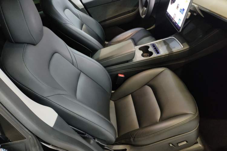 Used Tesla Model Y 2021 Standard Range Rear-Wheel Drive Version Right Front Seat