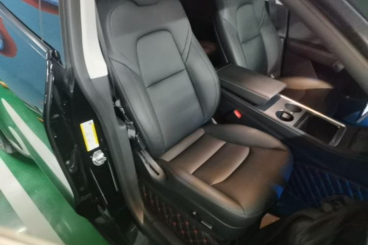Used Tesla Model Y 2021 Long-Range All-Wheel-Drive Version Right Front Seat