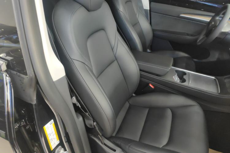 Used Tesla Model Y 2021 Long-Range All-Wheel-Drive Version Right Front Seat