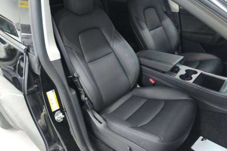 Used Tesla Model Y 2021 Standard Range Rear-Wheel Drive Version Right Front Seat