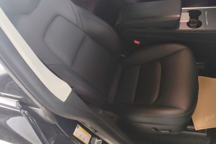 Used Tesla Model Y 2021 Standard Range Rear-Wheel Drive Version Right Front Seat